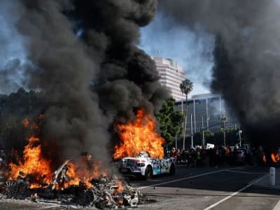 Waymo Batasi Layanan Karena Protes Nasional terhadap Kebijakan Trump