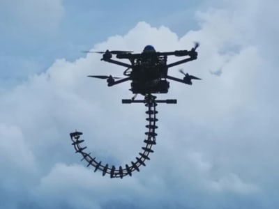 Lengan Robotik Fleksibel Mengubah Drone Jadi Penolong di Tempat Sulit Dijangkau