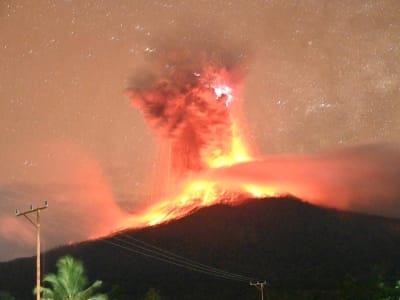 Gunung Lewotobi Laki-laki Meletus, Masyarakat Diminta Waspada dan Masker
