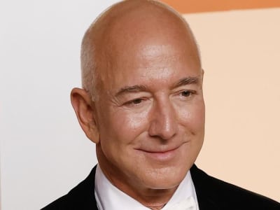 Mengapa Jeff Bezos dan CEO Top Dunia Memilih Gaji Rendah Miliaran Saham