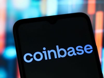 Saham Coinbase Melonjak Tertinggi di S&P 500 Setelah Dukungan Regulasi dan Pembelian Besar