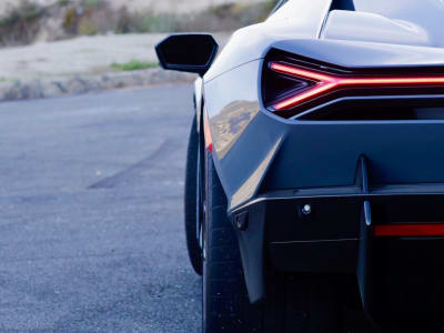 Lamborghini Revuelto: Supercar V12 Plug-in Hybrid dengan Performa dan Efisiensi