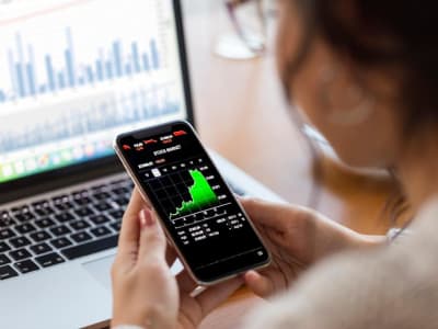 Warren Buffett Rekomendasikan Vanguard S&P 500 ETF untuk Investor Ritel