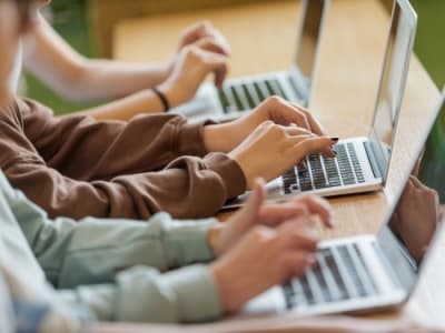 Google Perkenalkan Alat AI Gemini untuk Membantu Guru dan Siswa di Sekolah