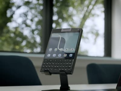 BlackBerry Hidup Kembali dengan Ponsel Android dan Keyboard Fisik Klasik