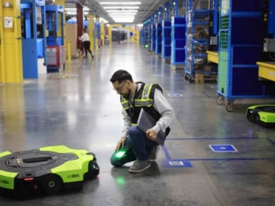 Amazon Capai Satu Juta Robot di Gudang dan Perkenalkan AI Baru DeepFleet