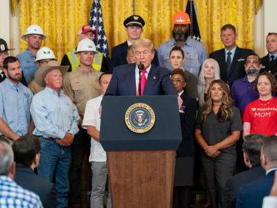 Senat AS Setujui RUU Besar Perpajakan dan Pemotongan Program Sosial Trump