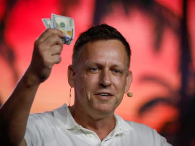 Peter Thiel: Investasi Awal Facebook dan Penyesalan Menjual Terlalu Cepat