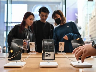 Penjualan iPhone di Tiongkok Diprediksi Turun Karena Konsumen dan Persaingan Ketat