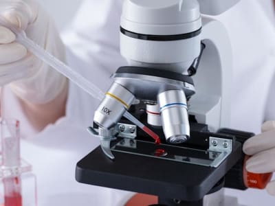 Kerja Sama Modella AI dan AstraZeneca Percepat Pengembangan Klinik Kanker Dengan AI