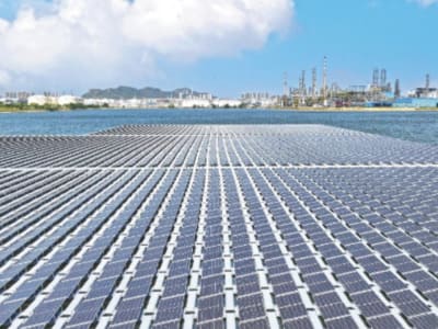 Cina Luncurkan Sistem Tenaga Surya Terapung Berbasis Air Laut untuk Kurangi Emisi