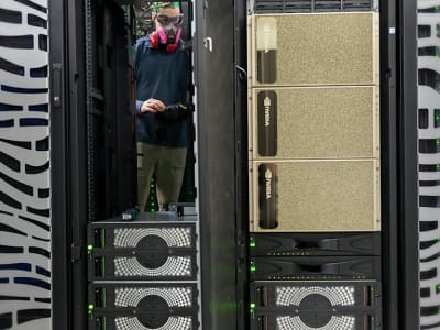 Mengapa Nvidia dan CEO Jensen Huang Jadi Pilihan Saham Terbaik di Era AI