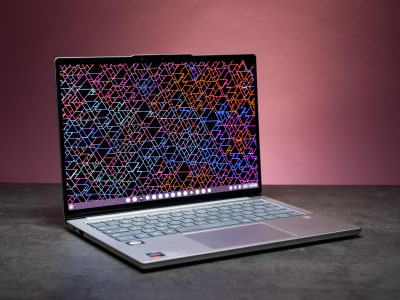 Lenovo Chromebook Plus 14: Laptop OLED Cepat dan Terjangkau untuk Semua