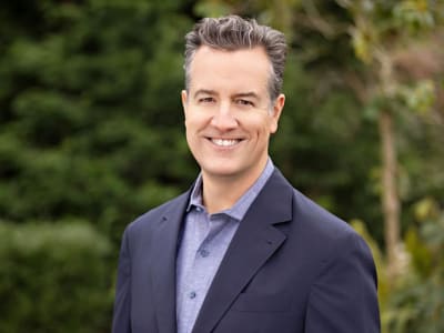 Pelajaran Jeff Bezos Membantu Greg Hart Transformasi Coursera di Era Edtech