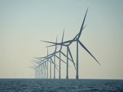 China Melaju Cepat Gandakan Kapasitas Energi Angin Lepas Pantai Tahun Ini