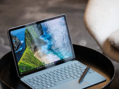 Surface Pro 12 Inci Microsoft: Desain Kecil dan Diskon Menarik di Prime Day
