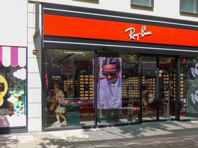 Meta Investasi Besar di EssilorLuxottica untuk Kembangkan Kacamata Pintar AI