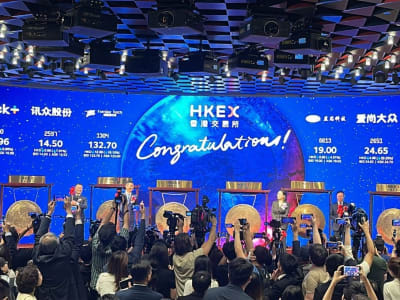 Hong Kong Catat Hari Sibuk dengan Lima Perusahaan Cina Debut IPO Sukses