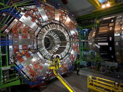 Toponium: Ikatan Singkat Top Quark di Collider CERN yang Mengejutkan