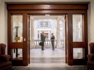 Helios: AI Cerdas untuk Membantu Pengambilan Keputusan Kebijakan Publik