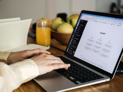 AI dalam Perencanaan Keuangan: Peluang dan Tantangan untuk Investor dan Penasihat