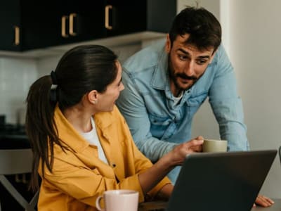 6 Cara Cerdas Membangun Kekayaan di Tengah Tantangan Ekonomi 2025