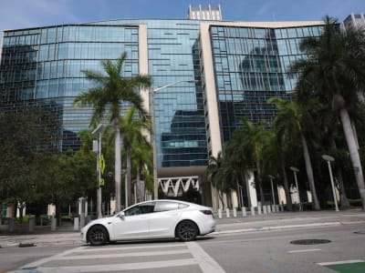 Sidang Gugatan Tesla di Miami Uji Keamanan Autopilot di Robotaxi Masa Depan
