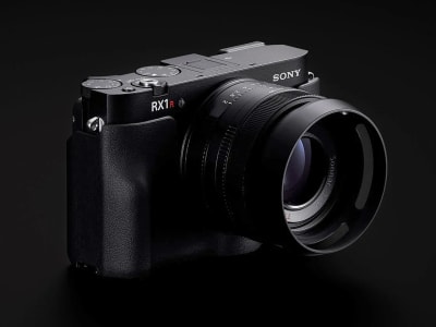Sony RX1R III: Kamera Kompak Sensor Besar dengan Fitur Fokus AI Terkini