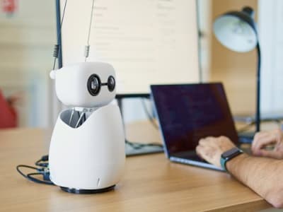 Hugging Face Luncurkan Reachy Mini, Robot AI Terjangkau untuk Hiburan dan Edukasi