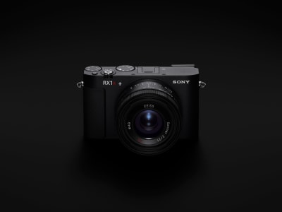 Sony RX1R III: Kamera Canggih Sayang Layar Tidak Bisa Dimiringkan