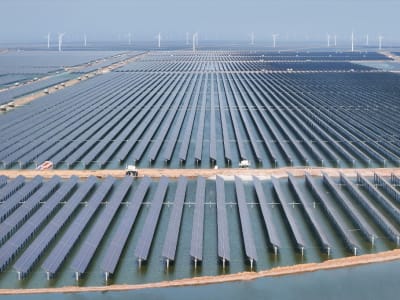 China Percepat Pembangunan Energi Terbarukan Meski Masih Bangun Batu Bara