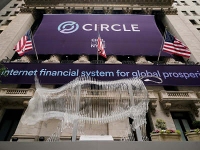 Saham Circle Turun Setelah Regulasi Baru Stablecoin dan Analis Pangkas Target Harga