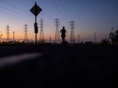 AS Tertinggal dari Cina dalam Kapasitas Energi, Tantangan untuk AI