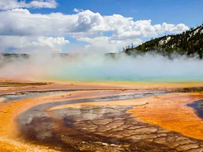 Bakteri Unik di Yellowstone Bisa Bernapas Oksigen dan Sulfur Sekaligus