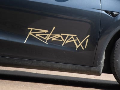 Tesla Siap Ekspansi Robotaxi Meski Hadapi Tantangan Hardware dan Regulasi