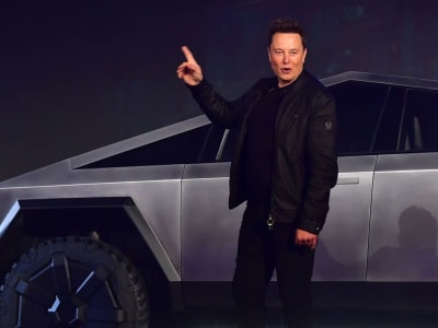 Tesla Mengalami Penurunan Pendapatan Tetapi Tetap Pertahankan Bitcoin