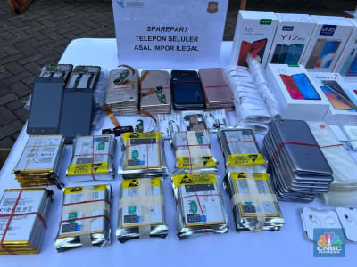 Kemendag Ungkap Peredaran HP Ilegal dan Aksesoris Palsu di Jakarta Barat
