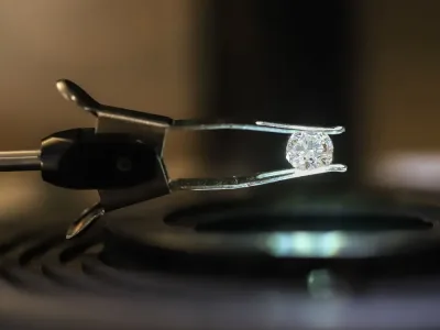 Desain Baterai Kuantum dengan Cacat Berlian untuk Energi Tahan Lama