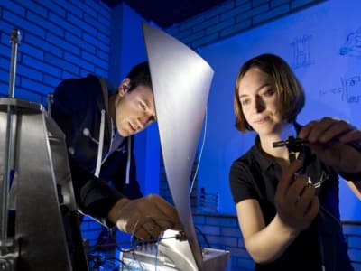 Ilmuwan Jerman Ciptakan Simulasi Baru untuk Redaman Getaran Pesawat Ringan