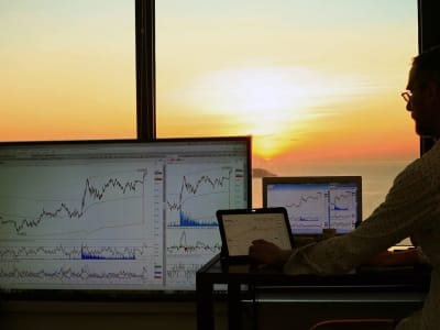 Optimisme ETF dan Kemenangan Hukum Dorong Harga XRP dan Solana Melesat