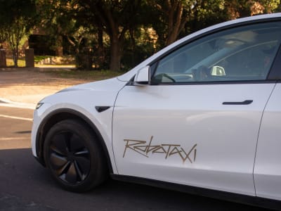 Tesla Luncurkan Robotaxi di San Francisco, Tapi Masih Pakai Pengemudi Manusia