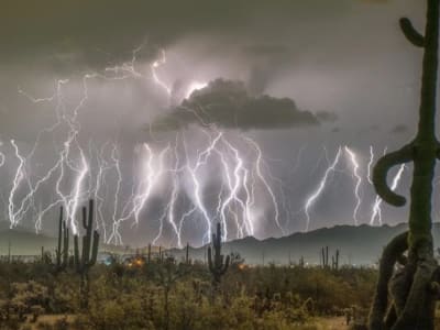 Rekor Baru Kilat Terpanjang Dunia Capai 828.81 km (515 Mil) di Amerika Serikat