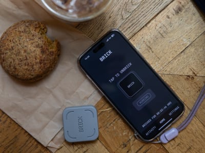 Mengatasi Kecanduan Ponsel saat Nonton TV dengan Aplikasi Brick