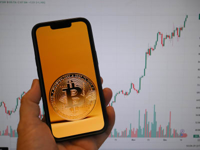 Pengalaman Alec Strasmore Menyambut Kripto dan Waspada Penipuan di X