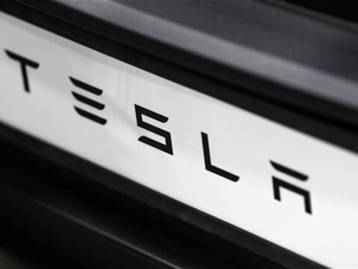 Tesla Berikan Saham Senilai Rp 493.35 triliun ($30 Miliar)  untuk Pertahankan Fokus Elon Musk