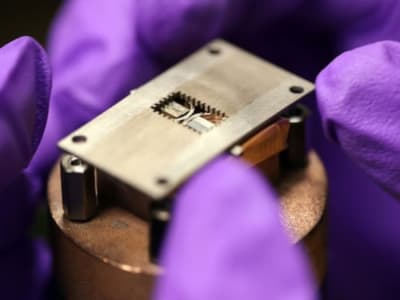 Baja Canggih untuk Reaktor Fusi Alami Peluruhan di Radiasi Tinggi