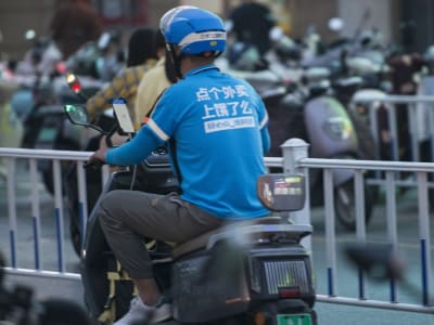 Perang Minuman Gratis Memanaskan Persaingan Uber Makanan di Shanghai