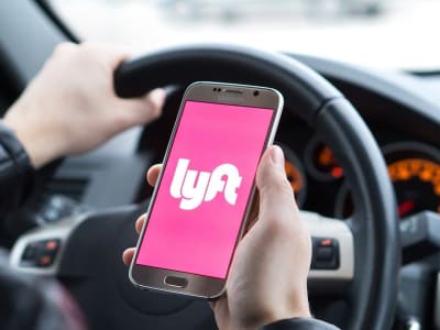 Lyft Raih Rekor Pendapatan dan Perjalanan dengan Ekspansi Strategis di 2025