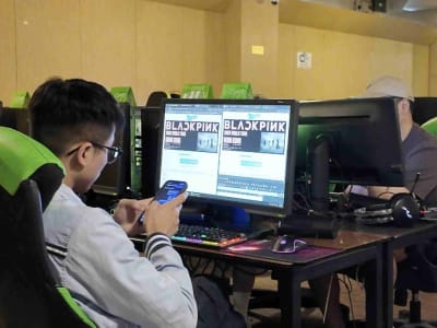 Internet Cafe Jadi Strategi Baru Fans Demi Beli Tiket Konser Blackpink