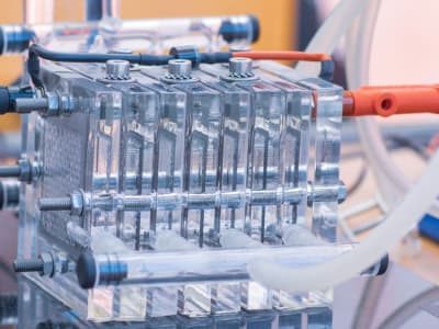 Inovasi Sel Bahan Bakar Solid-Oksida Beroperasi di 300℃ Hemat Biaya